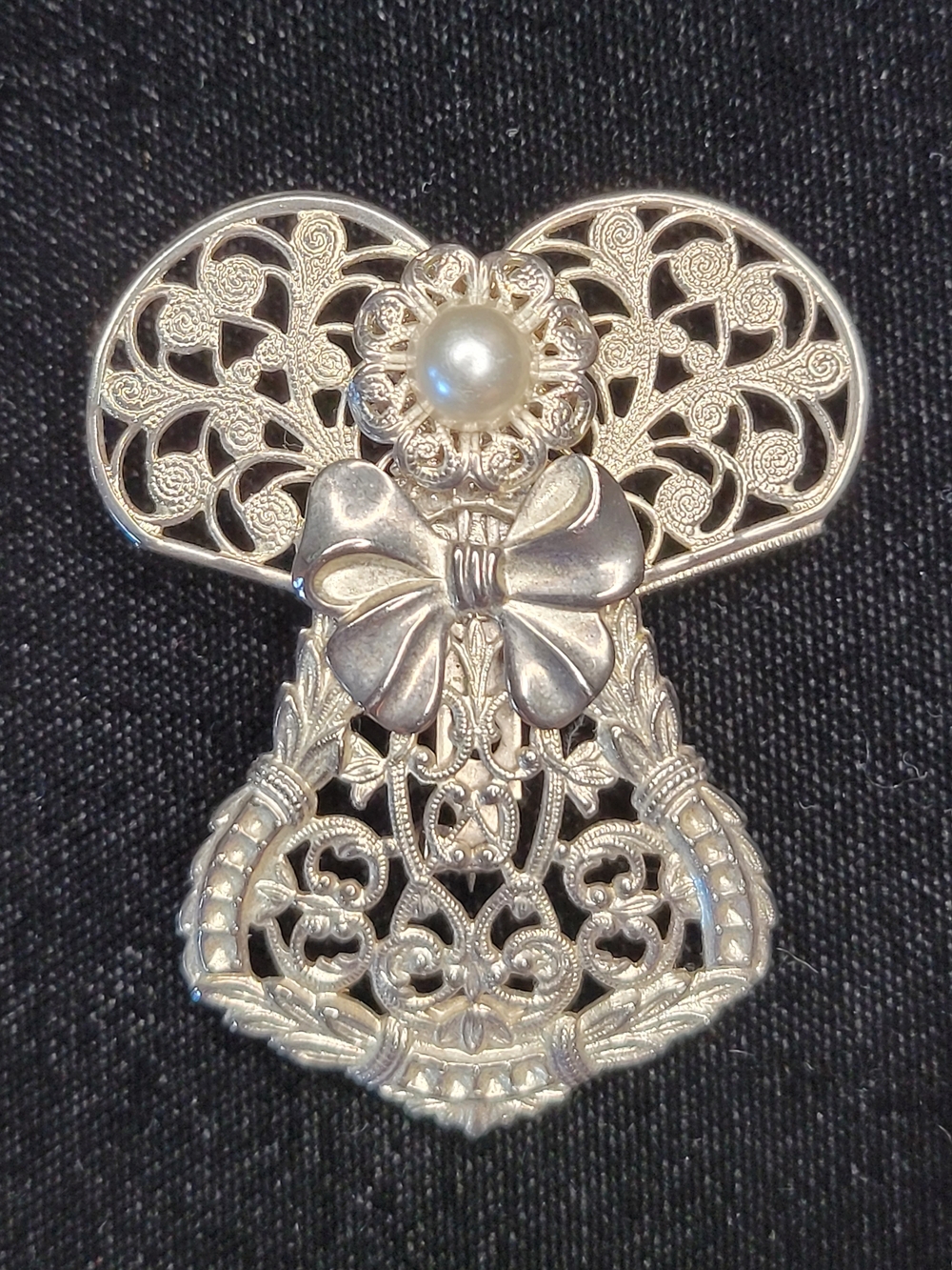Vintage Silver Tone Filigree Bow Brooch with Faux Pearl